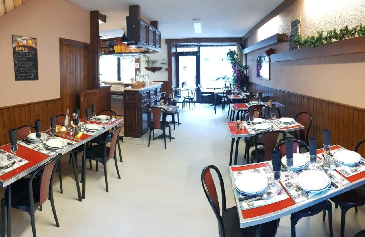 Hotel Restaurant L'Agapanthe Pont-de-Salars Esterno foto