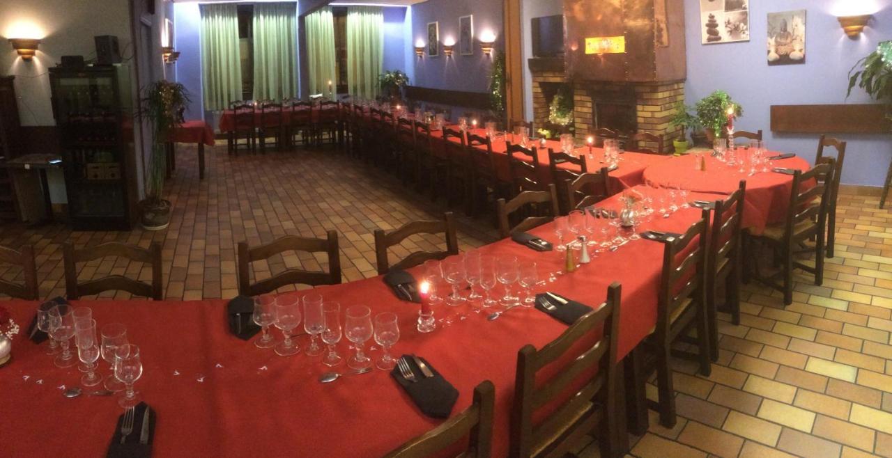 Hotel Restaurant L'Agapanthe Pont-de-Salars Esterno foto